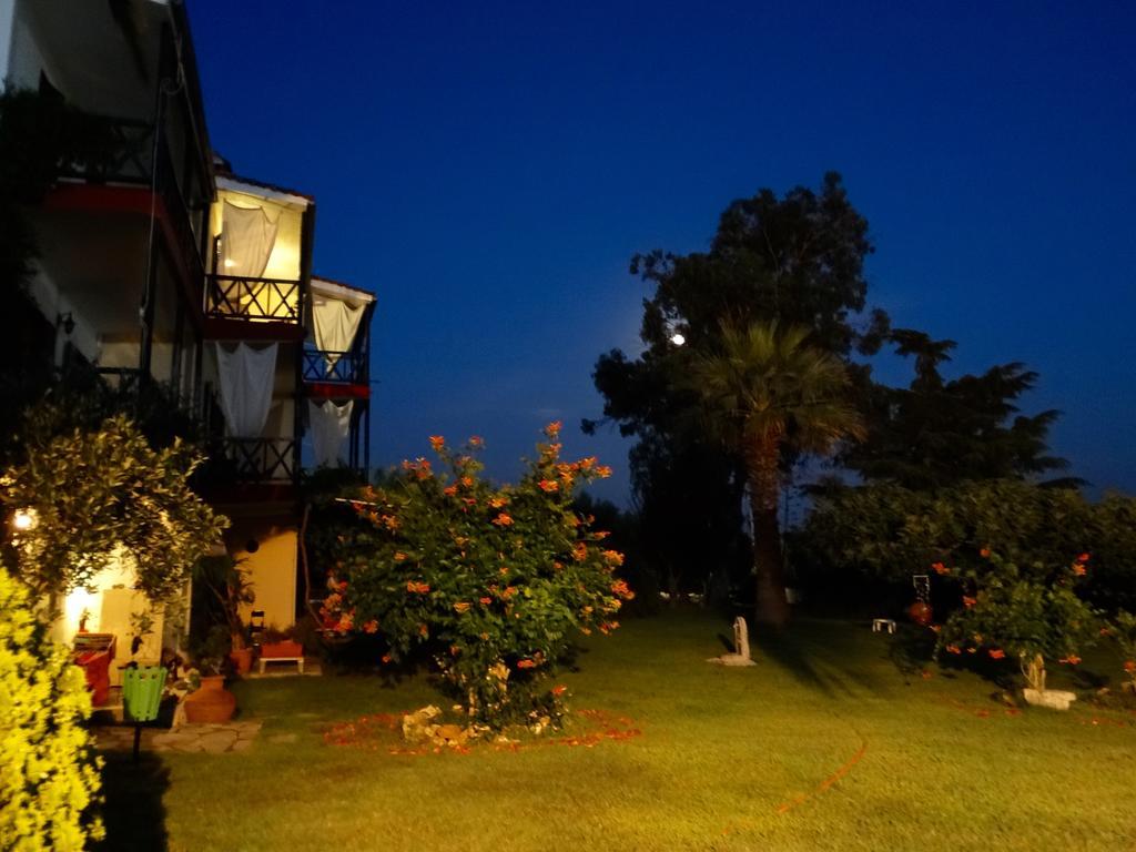 Apartments Karpetis A Green Paradise Псакудия Номер фото